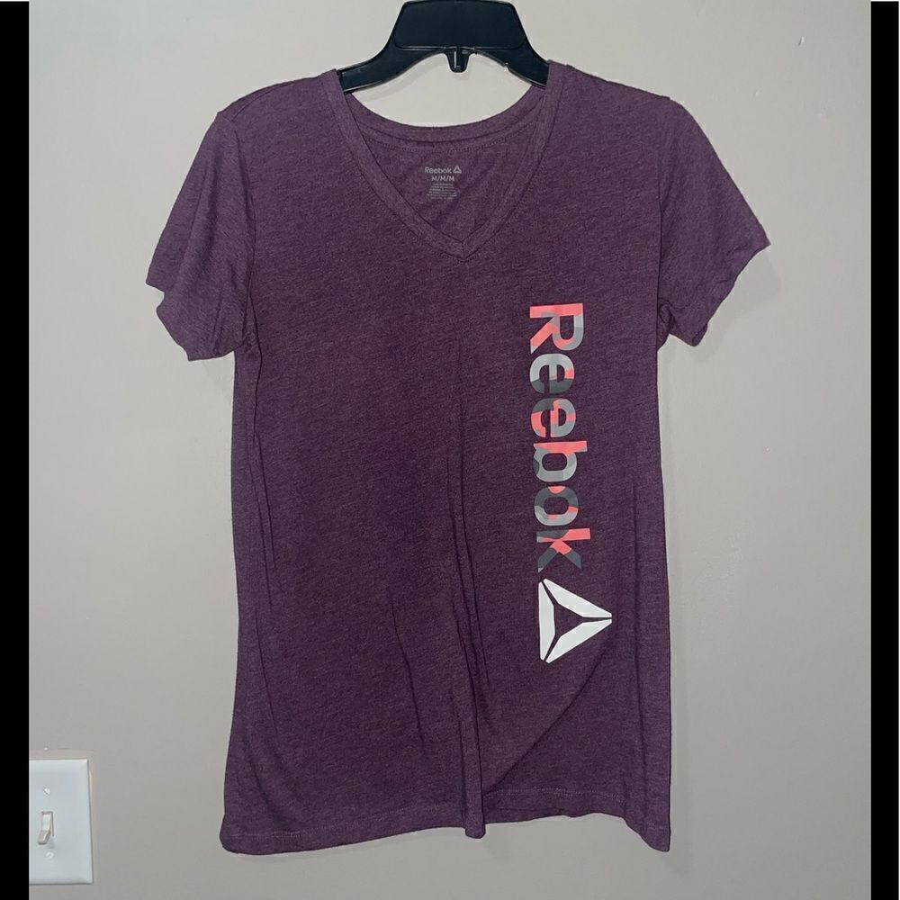 Reebok short sleeve v neck shirt size M